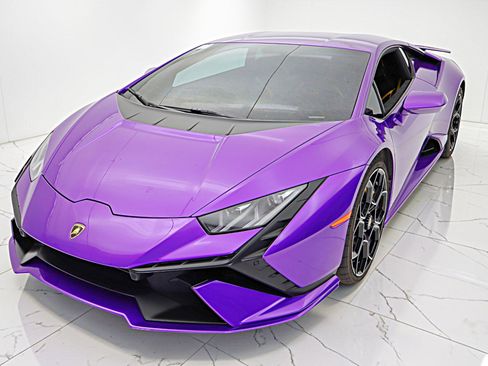 Used 2024 Lamborghini Huracan Tecnica RWD image 10