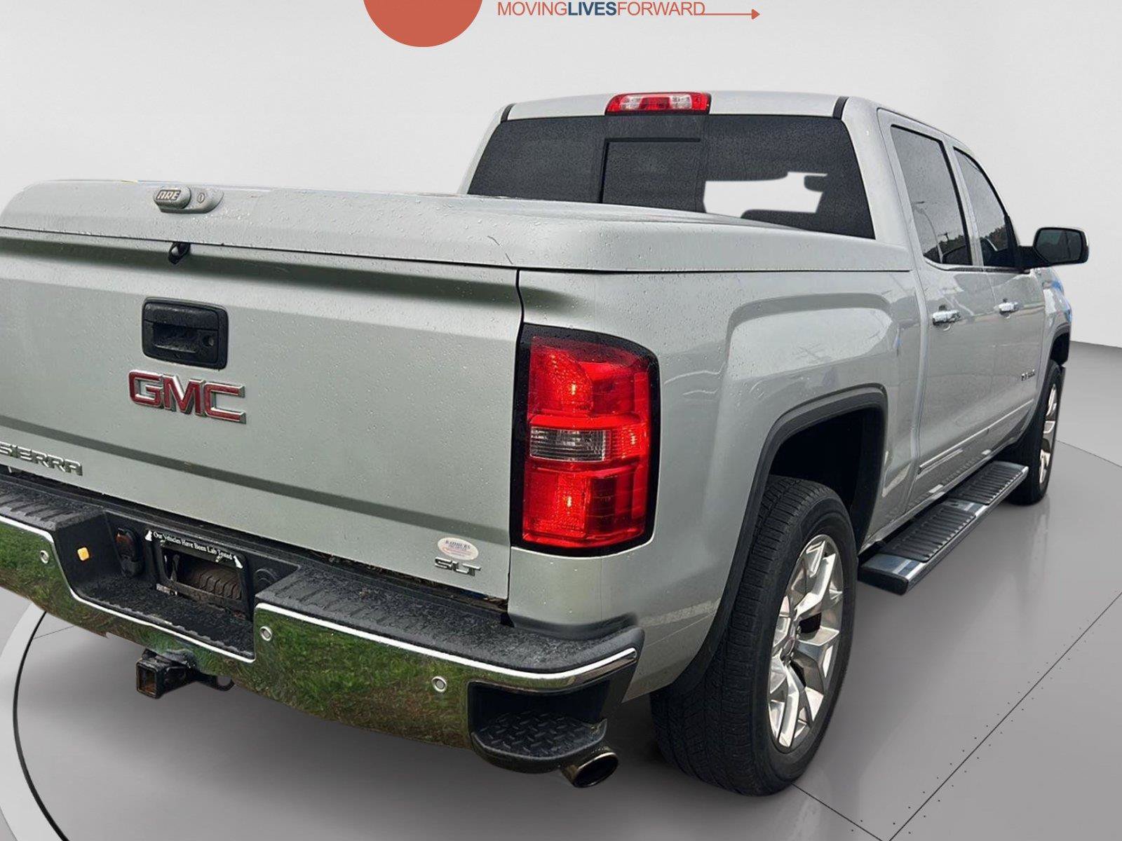 Used 2015 GMC Sierra 1500 SLT w/ SLT Crew Cab Value Package AWD/4WD image 4