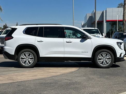 New 2026 GMC Acadia Elevation w/ Elevation Premium Package FWD image 3