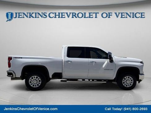 Used 2024 Chevrolet Silverado 2500 LTZ image 4