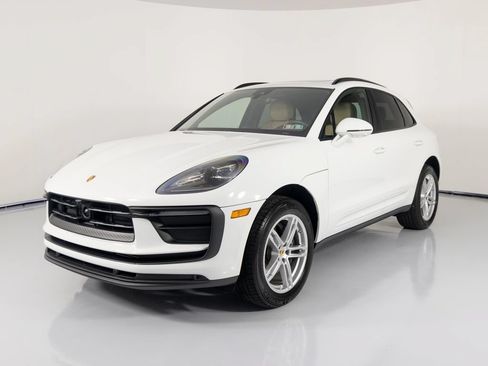 Certified 2026 Porsche Macan AWD/4WD image 9