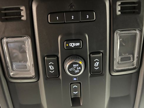 Used 2024 Chevrolet Tahoe High Country image 46