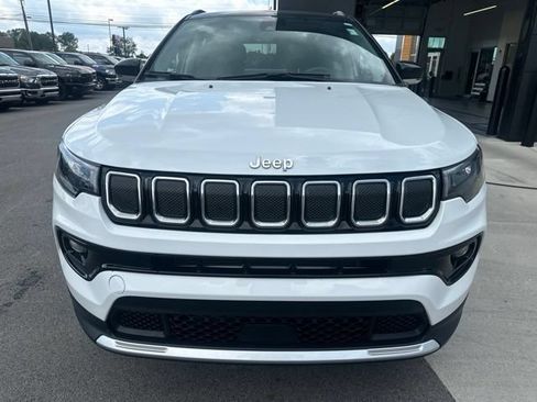 Used 2022 Jeep Compass Limited w/ Sun and Sound Group AWD/4WD image 10