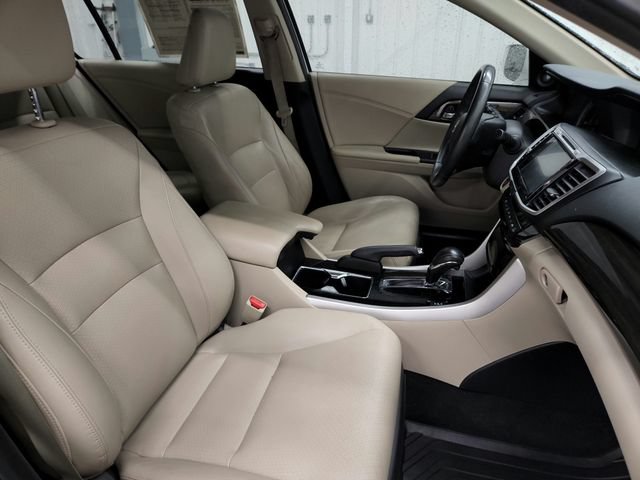 Used 2017 Honda Accord EX-L image 25