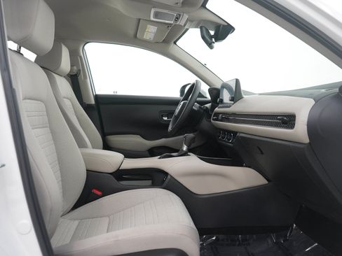 Used 2025 Honda HR-V LX image 11