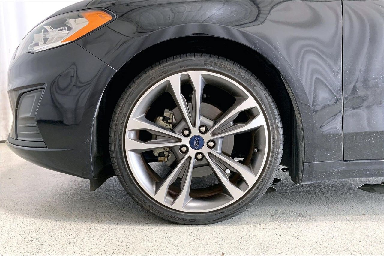 Used 2019 Ford Fusion SE FWD image 6