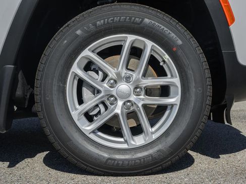 New 2025 Jeep Grand Cherokee Laredo X w/ Luxury Tech Group I image 16