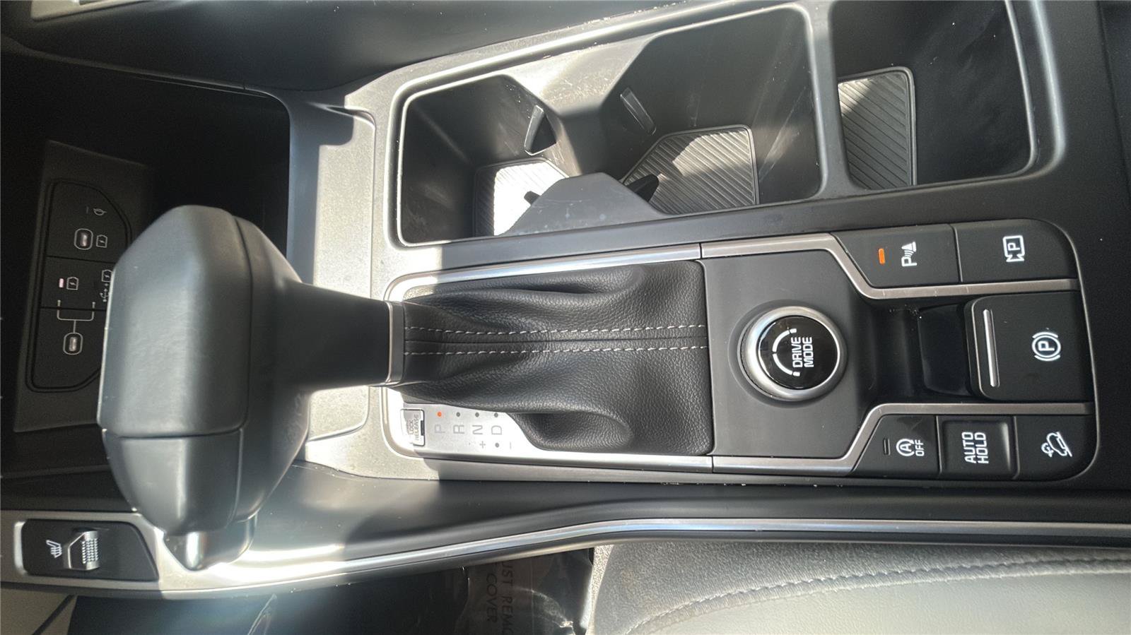 Used 2024 Kia Sorento S w/ Panoramic Sunroof Package FWD image 19