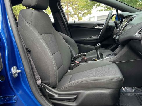 Used 2017 Chevrolet Cruze LT w/ Convenience Package FWD image 39