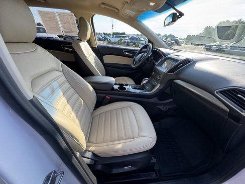 Used 2016 Ford Edge SEL w/ Equipment Group 201A FWD image 12