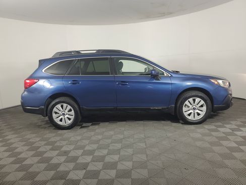 Used 2019 Subaru Outback 2.5i Premium image 3