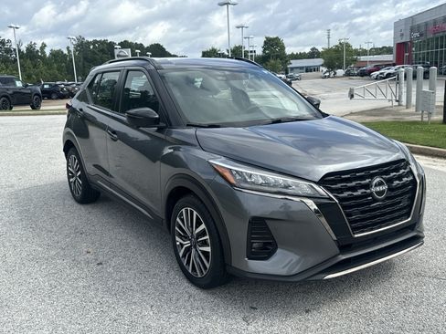 Used 2024 Nissan Kicks SR FWD image 3