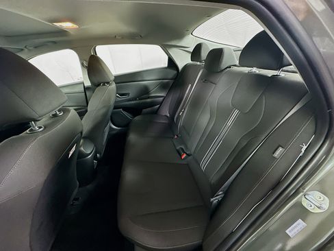 Used 2025 Hyundai Elantra SEL image 28