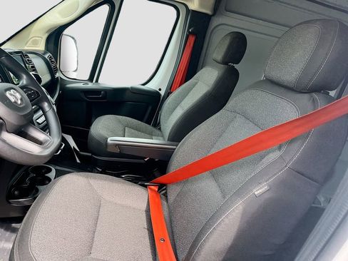 Used 2023 RAM ProMaster 3500 w/ Driver Convenience Group FWD image 18
