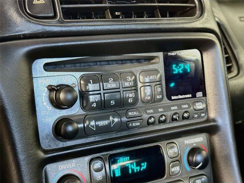 Used 2004 Chevrolet Corvette Convertible w/ Preferred Equipment Group RWD image 14