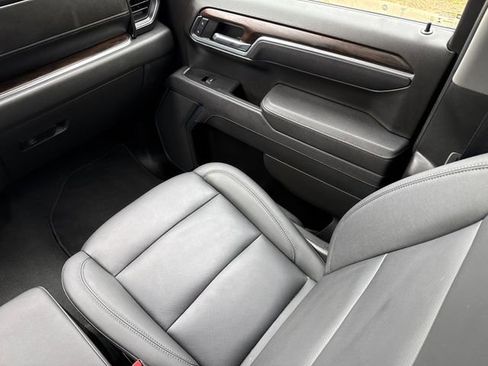 Used 2025 GMC Sierra 1500 SLT AWD/4WD image 16