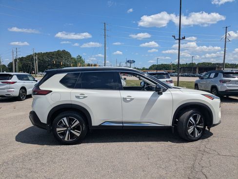 Used 2021 Nissan Rogue SL w/ Premium Package FWD image 11