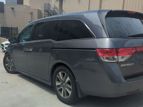 Used 2016 Honda Odyssey Touring image 3
