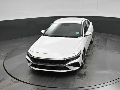 New 2026 Hyundai Elantra SE FWD image 26