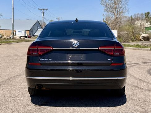 Used 2018 Volkswagen Passat 2.0T SE w/ SE Lighting Package FWD image 4