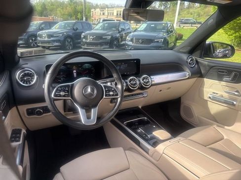 Used 2021 Mercedes-Benz GLB 250 4MATIC image 8
