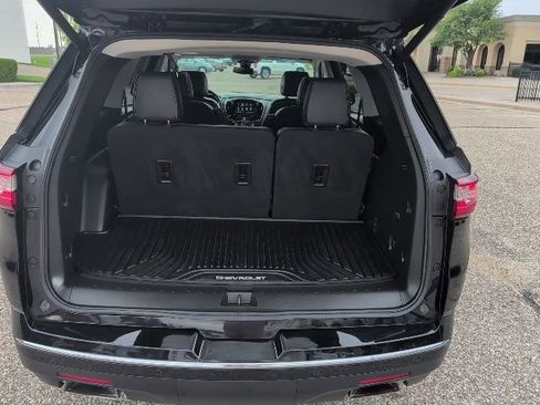 Used 2021 Chevrolet Traverse High Country AWD/4WD image 22