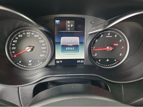 Used 2019 Mercedes-Benz GLC 300 4MATIC image 8