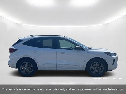 Used 2023 Ford Escape ST-Line w/ Equipment Group 301A FWD image 4