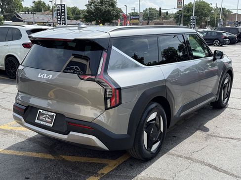 Used 2024 Kia EV9 Wind AWD/4WD image 10