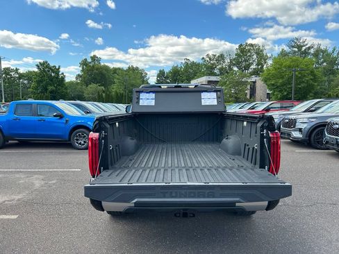 Used 2022 Toyota Tundra Limited w/ Power Package AWD/4WD image 8
