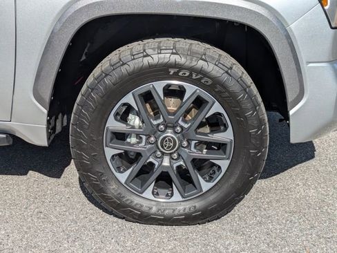 Used 2024 Toyota Tundra Limited AWD/4WD image 11