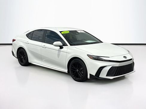 Certified 2026 Toyota Camry SE w/ Convenience Package FWD image 3