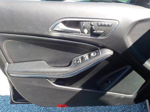 Used 2017 Mercedes-Benz GLA 250 image 9