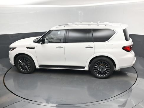 Used 2024 INFINITI QX80 Sensory AWD/4WD image 14