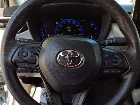 Certified 2021 Toyota Corolla LE image 12
