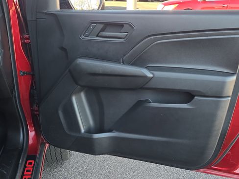 Used 2023 Chevrolet Colorado Trail Boss w/ Technology Package image 32