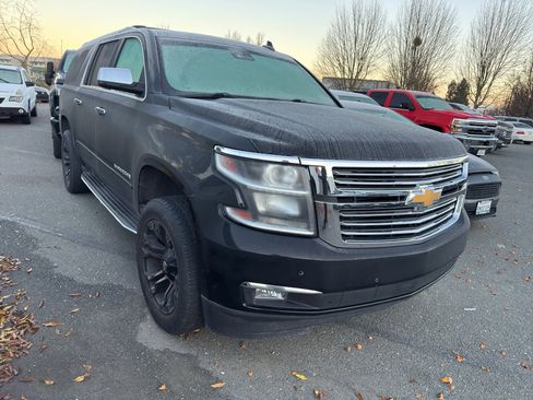 Used 2017 Chevrolet Suburban Premier image 3