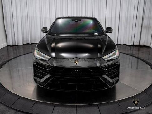 Used 2022 Lamborghini Urus AWD/4WD image 3