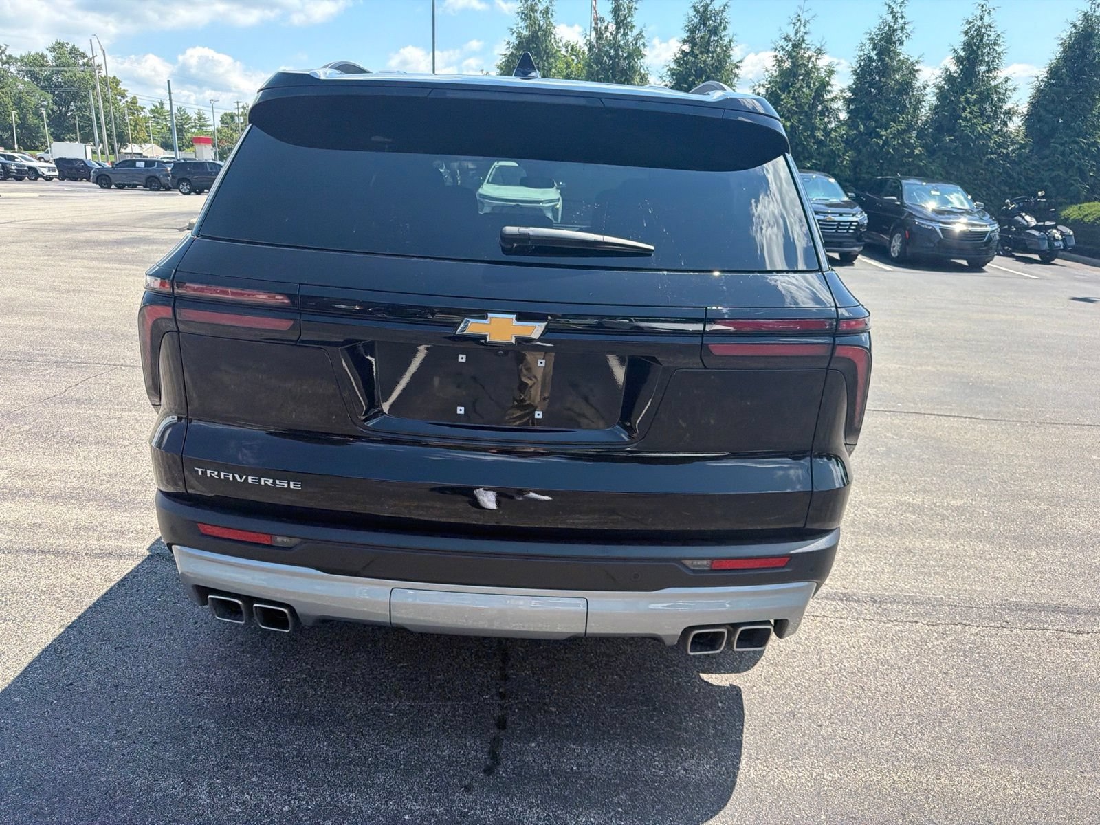 Used 2025 Chevrolet Traverse LT w/ LPO, Floor Liner Package FWD image 4