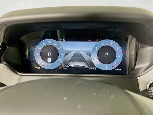 New 2026 Land Rover Range Rover Velar Dynamic SE image 13