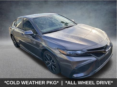 Used 2022 Toyota Camry SE image 1