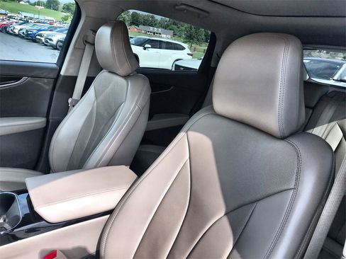 Used 2022 Lincoln Nautilus Reserve w/ Equipment Group 201A image 11