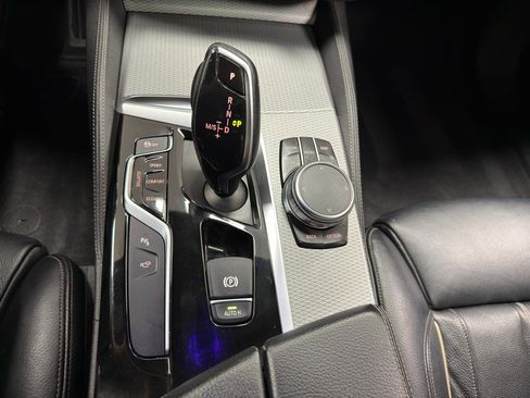 Used 2018 BMW M550i xDrive w/ Driving Assistance Package image 23