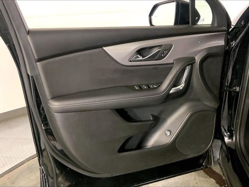 Used 2025 Chevrolet Blazer LT w/ Convenience Package AWD/4WD image 24