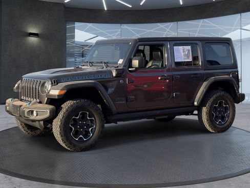 Used 2022 Jeep Wrangler Unlimited Rubicon 4xe AWD/4WD image 2