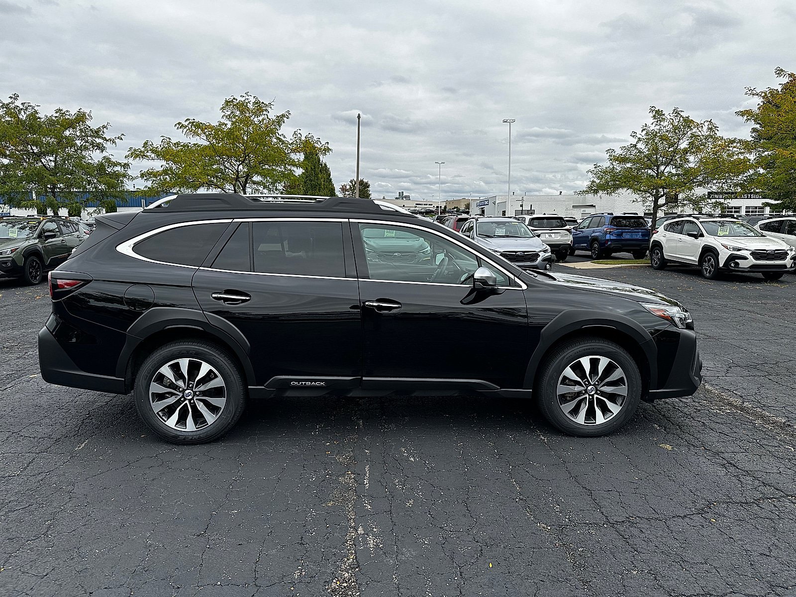 Certified 2025 Subaru Outback Touring XT AWD/4WD image 2
