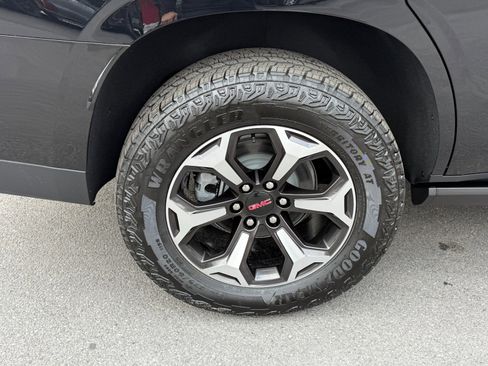 New 2026 GMC Yukon AT4 Ultimate w/ LPO, Illumination Package image 11