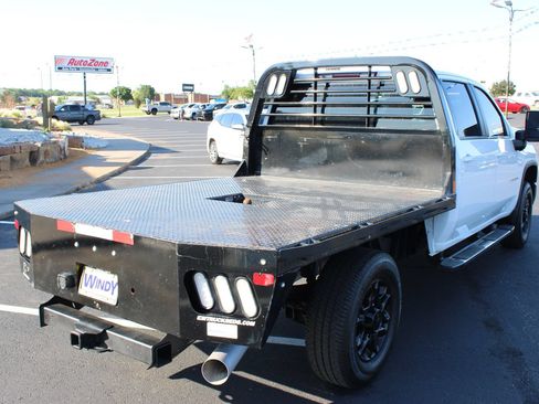 Used 2024 Chevrolet Silverado 2500 LT w/ Convenience Package AWD/4WD image 8