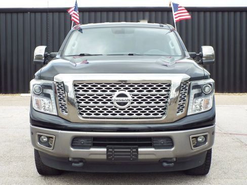Used 2018 Nissan Titan Platinum Reserve w/ Platinum Utility Package image 2