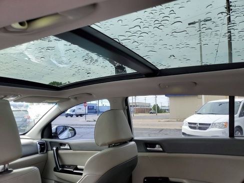 Used 2018 Kia Sportage SX image 16